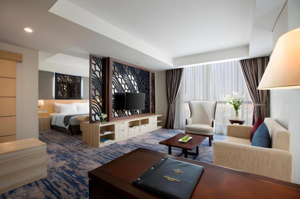 Hotel Grandhika Pemuda Semarang Exterior photo