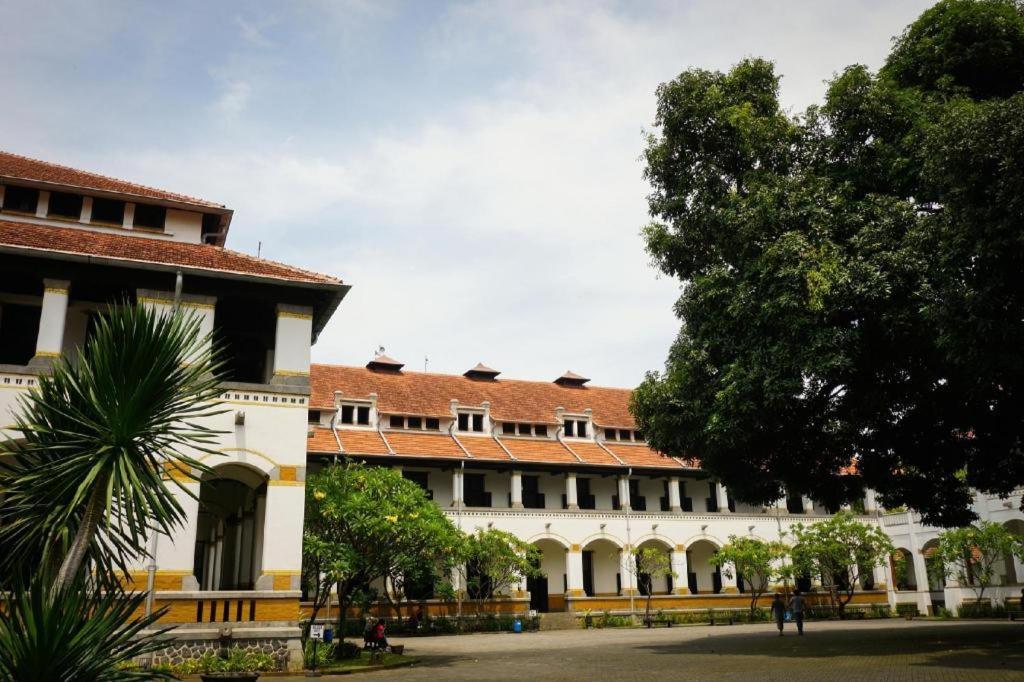 Hotel Grandhika Pemuda Semarang Exterior photo