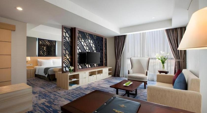 Hotel Grandhika Pemuda Semarang Exterior photo