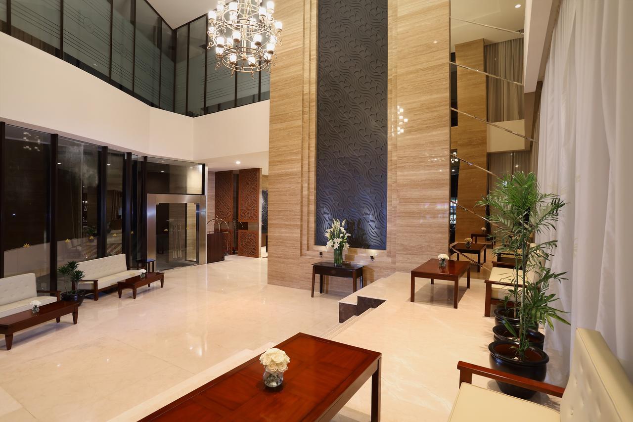 Hotel Grandhika Pemuda Semarang Exterior photo