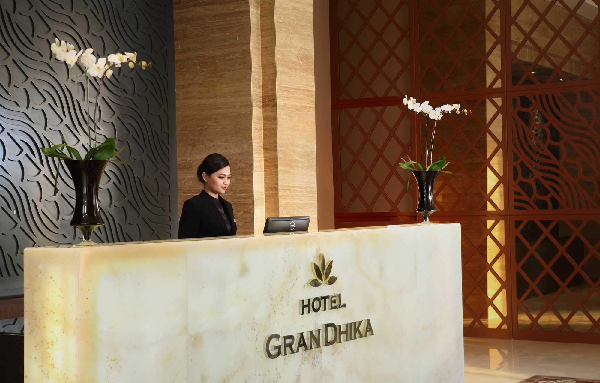 Hotel Grandhika Pemuda Semarang Exterior photo